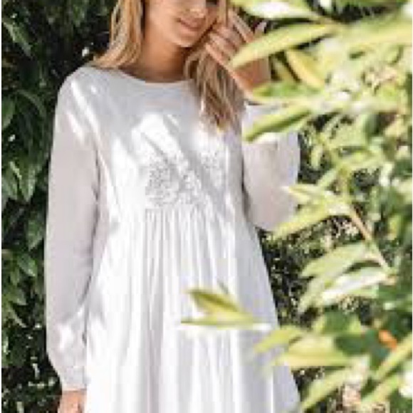 Maeve Dresses & Skirts - Maeve White Long Sleeve Dress